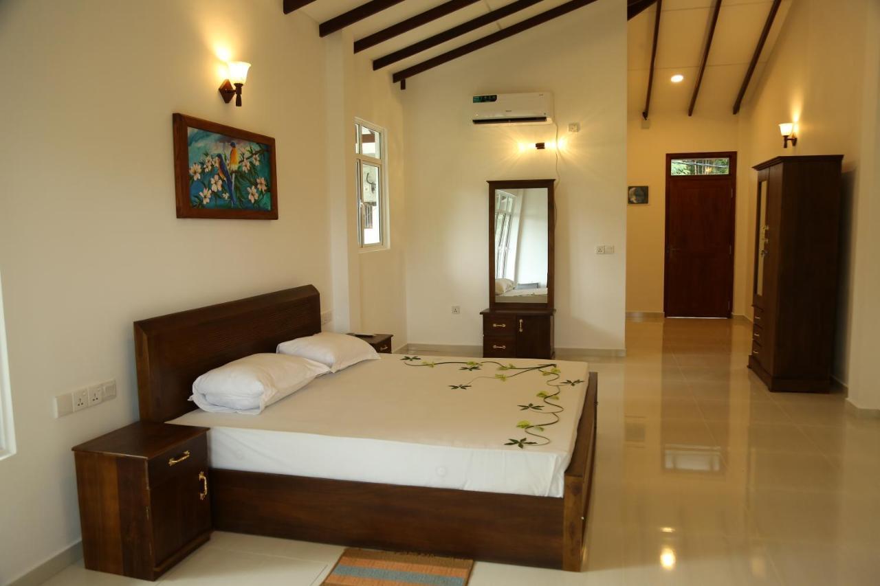 Villa A.SMS Induruwa Esterno foto