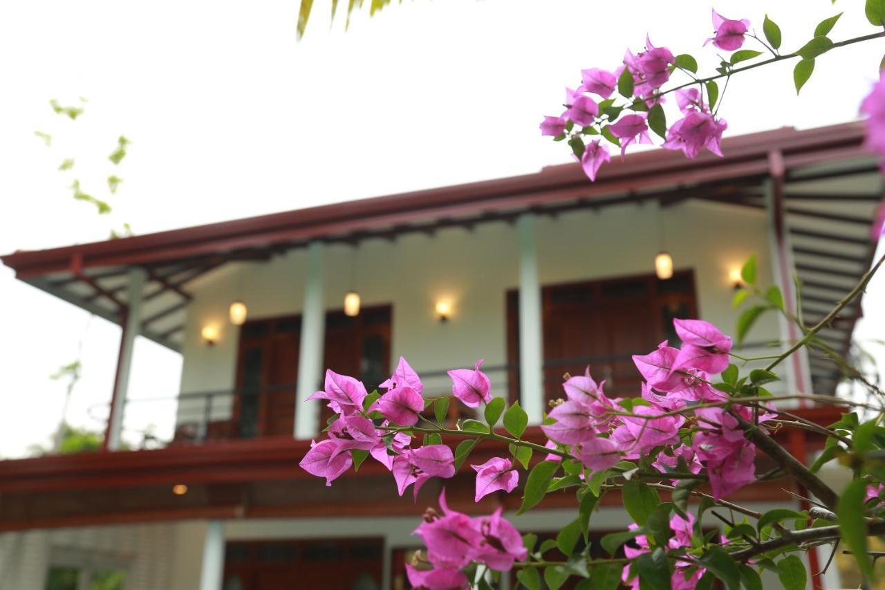 Villa A.SMS Induruwa Esterno foto
