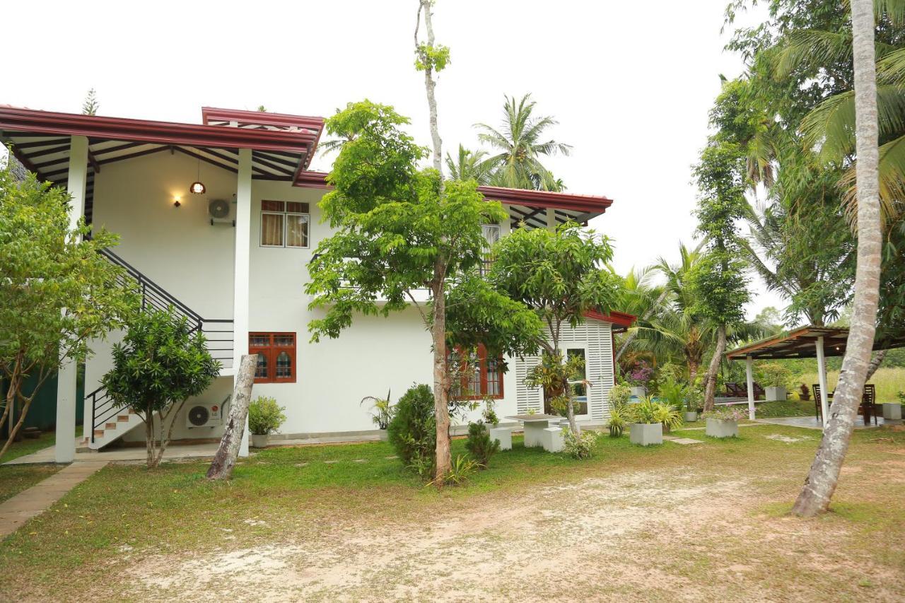 Villa A.SMS Induruwa Esterno foto