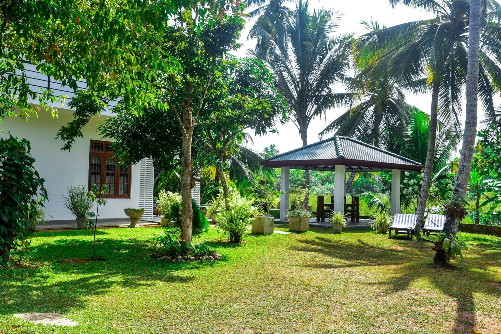 Villa A.SMS Induruwa Esterno foto